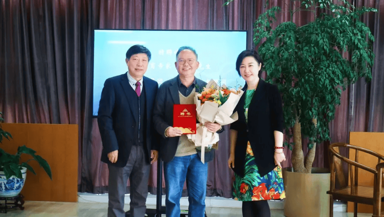 香港教育专家来访青苗,叶祖贤先生出任青苗 DSE项目专家顾问 香港教育专家来访青苗,叶祖贤先生出任青苗 DSE项目专家顾问