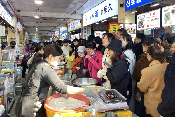 “十一”假期 延吉水上市场人气足消费旺