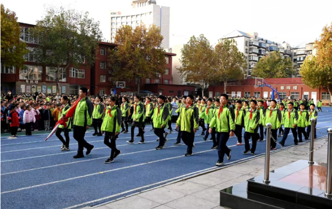 石家庄市东风西路小学爱国主义教育“弘扬抗美援朝精神 致敬最可爱的人”升旗仪式