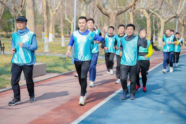 一路追光 AI共未来 正保教育集团二十五周年庆