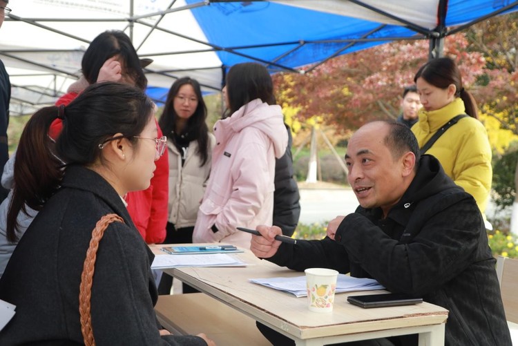 家校企携手，交大希望学院这场招聘会点燃就业新引擎！