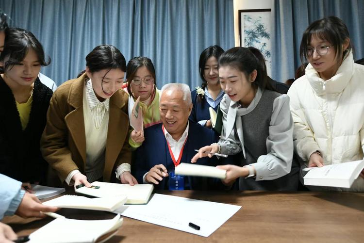 院士进学院——聚焦绿能数智现代产业高质量发展产学研活动