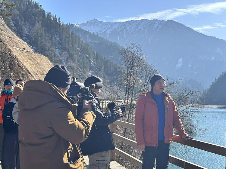 Love in Aba Starts Shooting in Jiuzhaigou, Opening a New Chapter for Micro-short Dramas Going Global