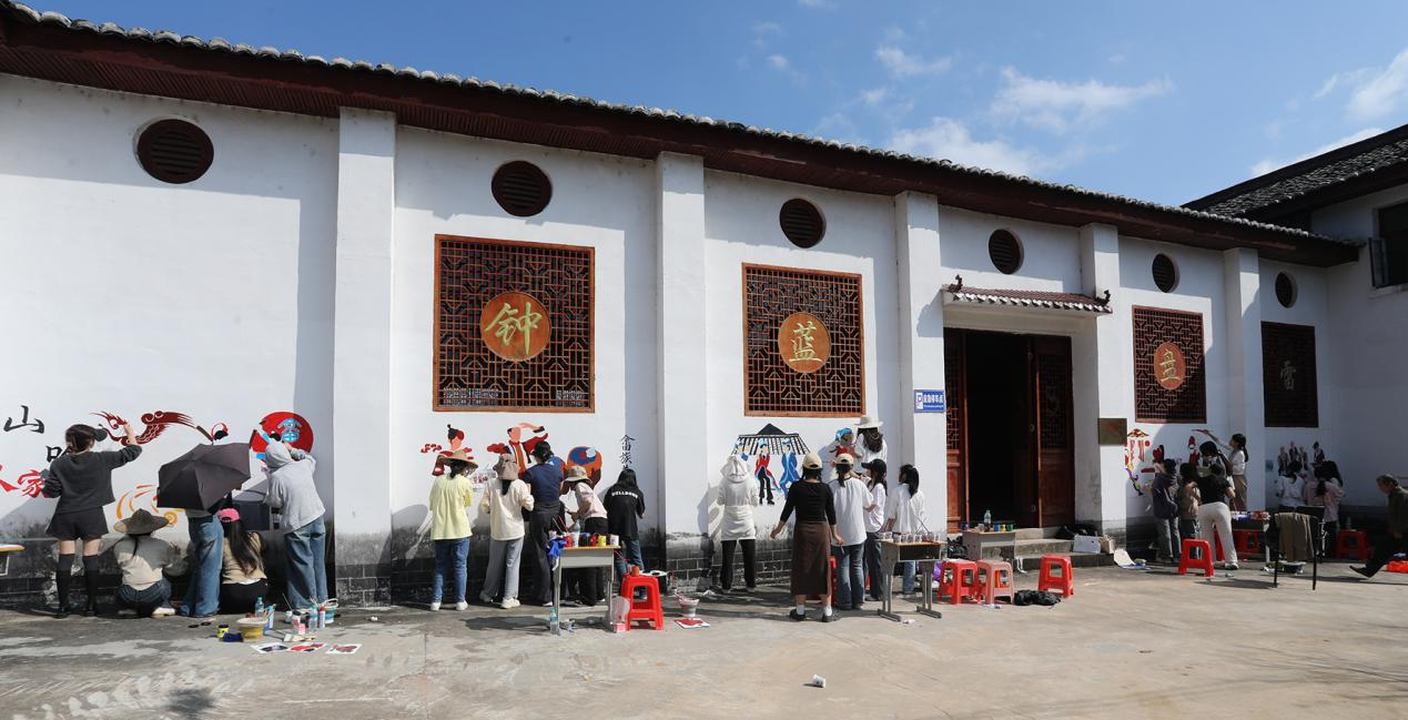 抚州幼儿师范高等专科学校：校地联动画好民族乡村振兴“同心圆”