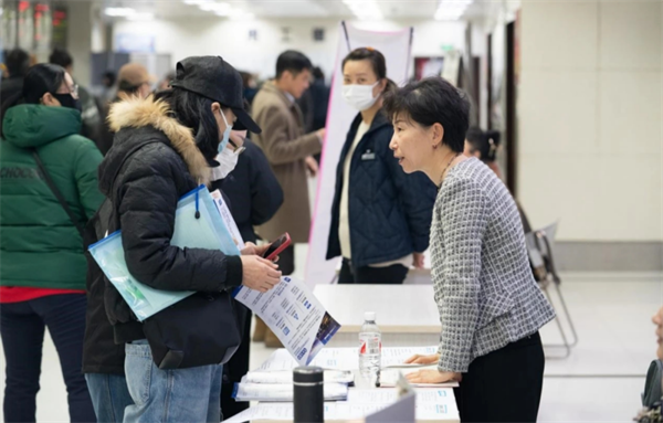 辽宁省2025年女大学生专场招聘会举办 近万岗位助力巾帼逐梦_fororder_妇联招聘4