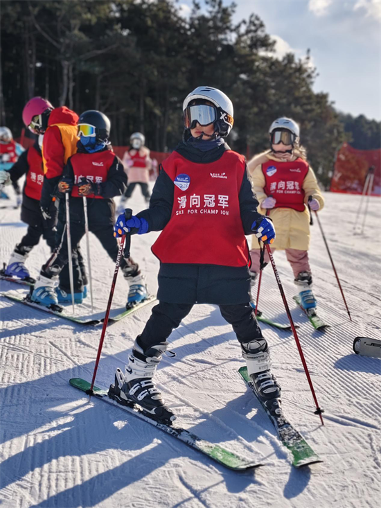 沈阳市启工三校教育集团举办冰雪运动节