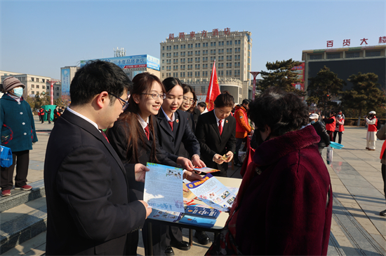 大连市普兰店区开展“爱在莲城·志愿有我”        学雷锋志愿服务活动_fororder_b3aadd461f3b67c47871be5ec98f11d