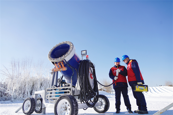 国网盘锦供电公司助力冰雪旅游“电力十足”