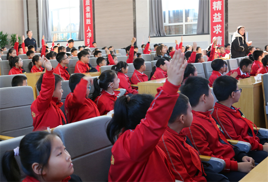 沈阳和睦路小学：航空发动机知识进校园