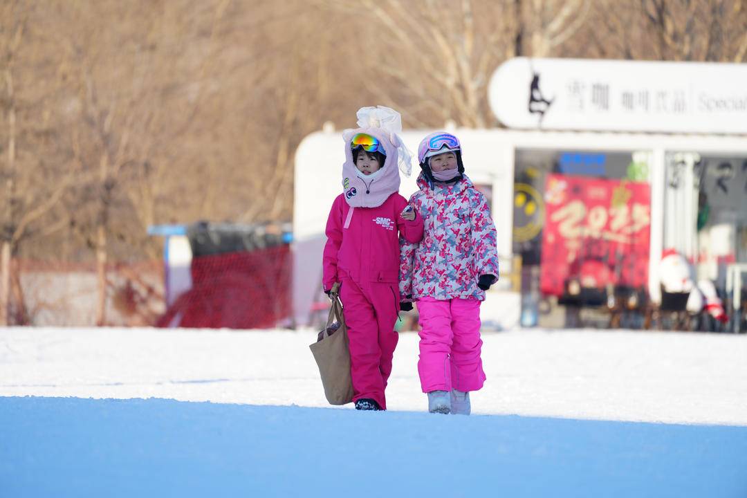 营口鲅鱼圈：滑雪热度不减