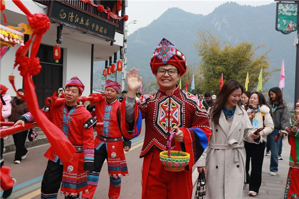 全国百家重点旅行商走进清江画廊景区踩线考察_fororder_图片11