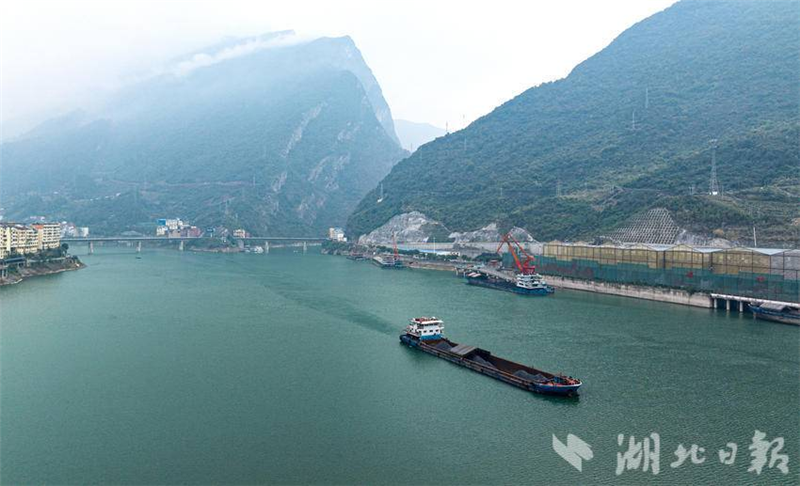 三峡库区“水涨船高”行大船