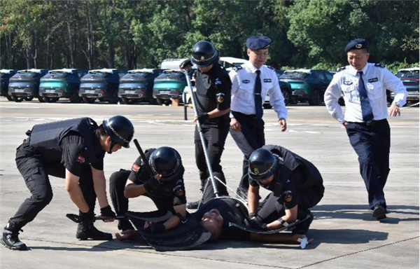 推进警保联勤联动工作 武汉警保联动练兵成果汇报展示活动举行