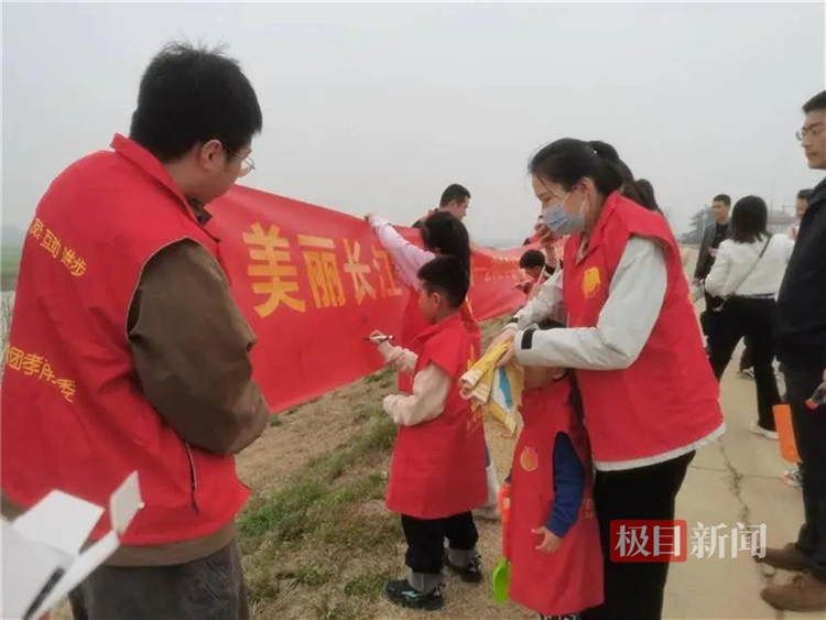 孝感朱湖国家湿地公园万鸟翔集尽显生态之美