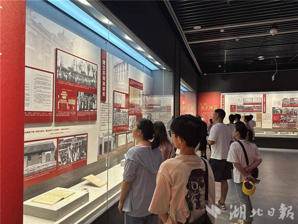 喜迎国庆 武汉革博上新“人民代表大会制度湖北实践专题展”