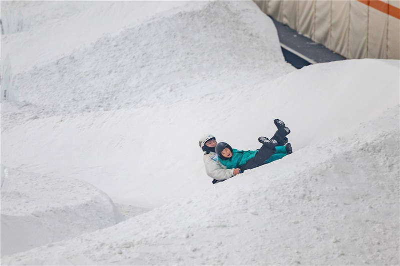 武汉大众冰雪季持续火热