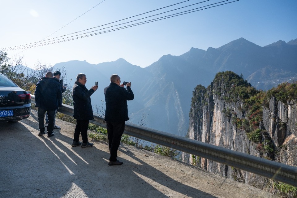 重庆巫溪：兰英大峡谷初冬美景引客来