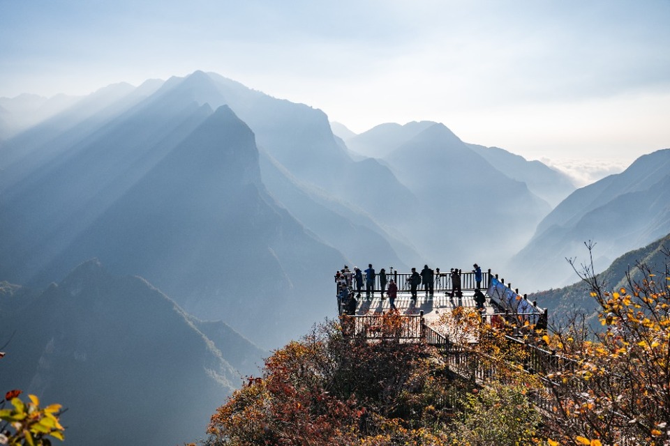 重庆巫溪：兰英大峡谷初冬美景引客来