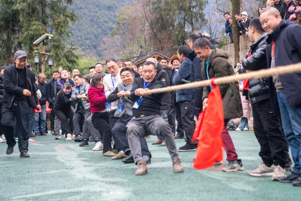 重庆：“天坑村”年味浓