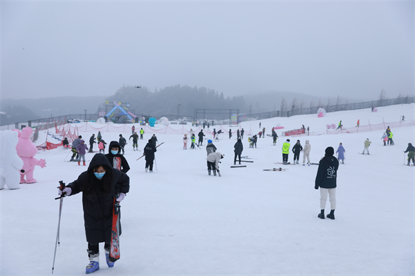 打卡重庆冰天雪地｜武隆仙女山：林海雪原成童话世界