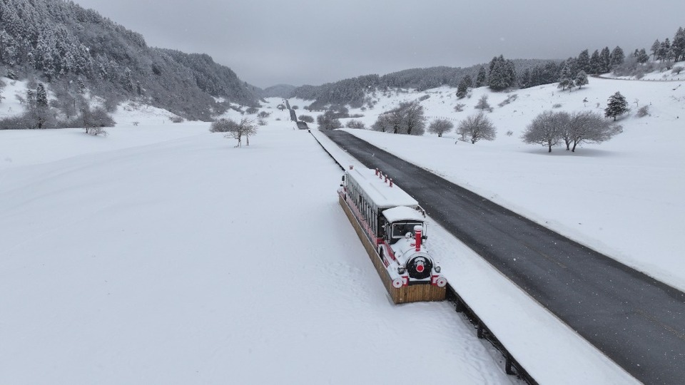 重庆武隆：仙女山迎来新年第一场雪