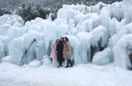 打卡重庆冰天雪地｜南川金佛山：“冰雪+”激发旅游消费活力