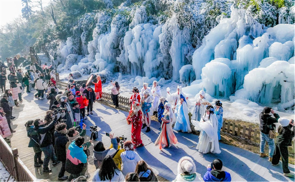 重庆金佛山景区花样迎新年