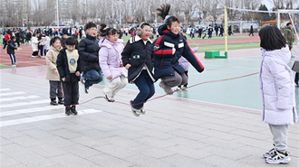 延吉市中小学“加长版”课间让学生的快乐“升级”