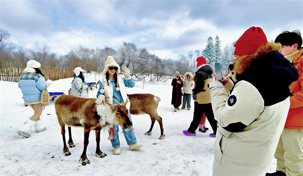 吉林省安图县举行“游雪岭·享非遗·过大年”活动