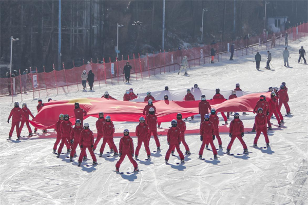 长春莲花山滑雪场正式开板