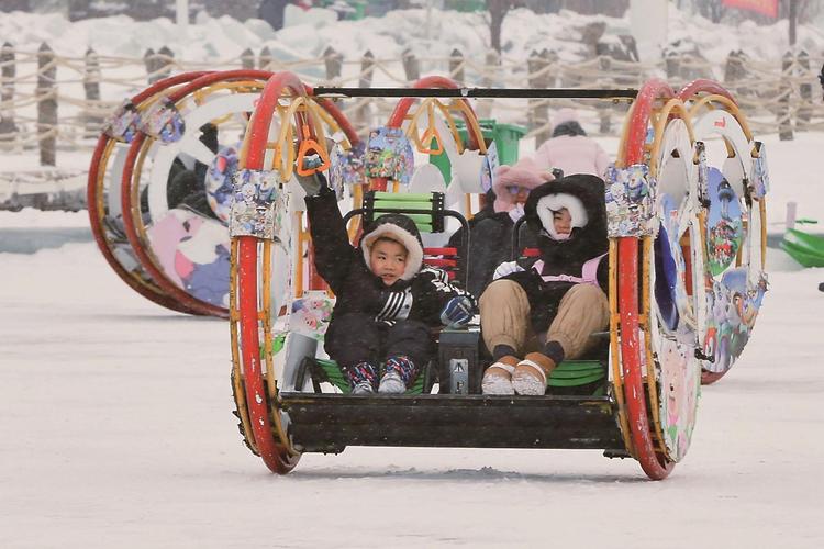 长春冰雪新天地热闹非凡