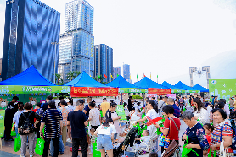 “共建共治共享，同心健心安心”深圳龙华街道开展世界精神卫生日主题活动