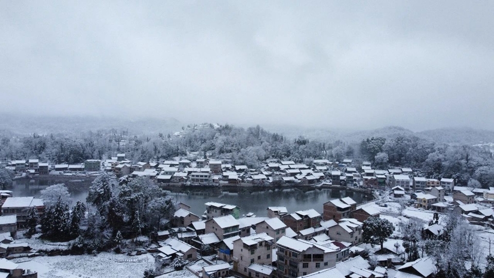 贵州镇远迎来2025年初雪