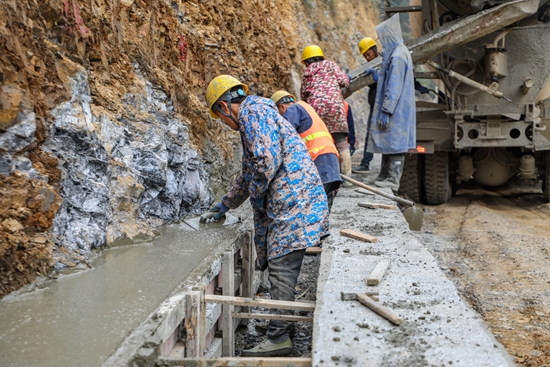 贵州天柱：持续加强农村公路建设 铺就乡村振兴“快车道”