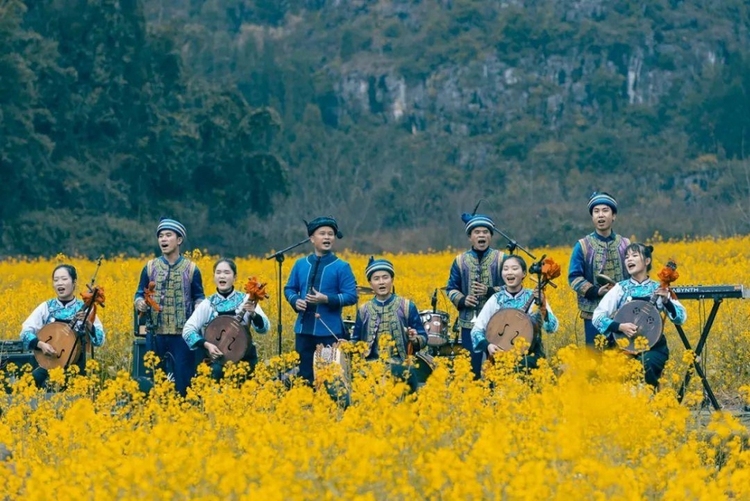 首个“非遗”春节带火年味目的地 贵州兴义热度飙升