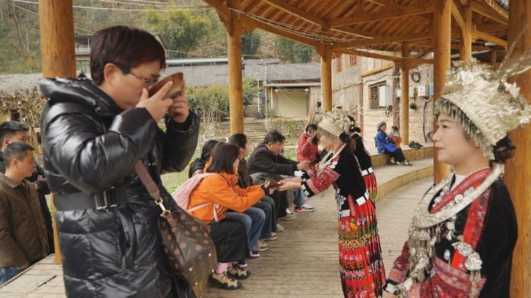 贵州：春节旅游人气旺 各地景点业态丰富