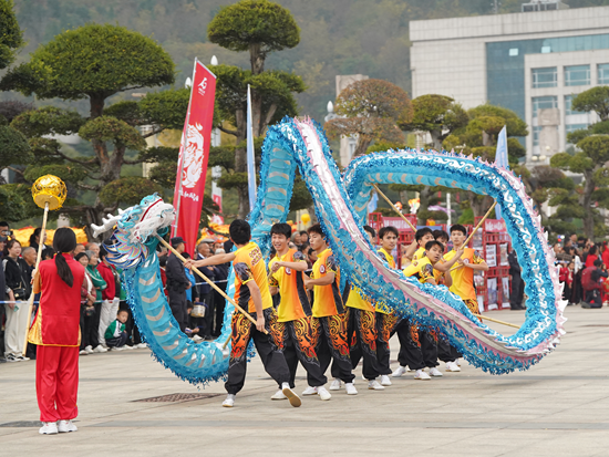 第十五届全国运动会群众展演舞龙舞狮项目贵州选拔赛在瓮安开赛