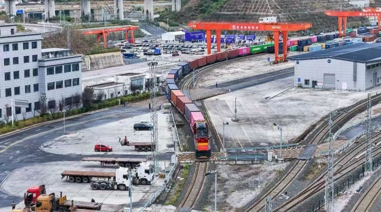 贵阳国际陆港迎来首月“开门红”丨铁路货物到发同比增长27.61%