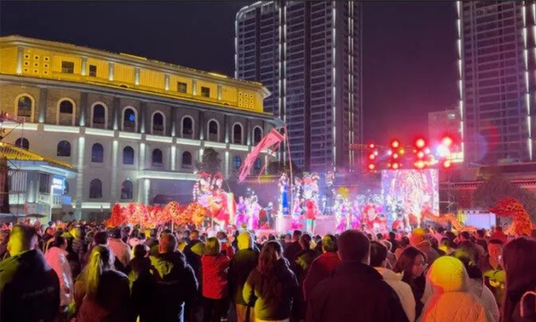 贵州：春节旅游人气旺 各地景点业态丰富