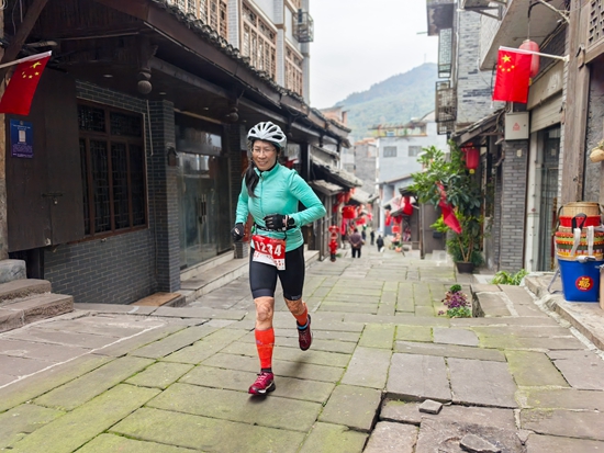 贵州红·山水越野挑战赛第六站在遵义习水燃情开赛