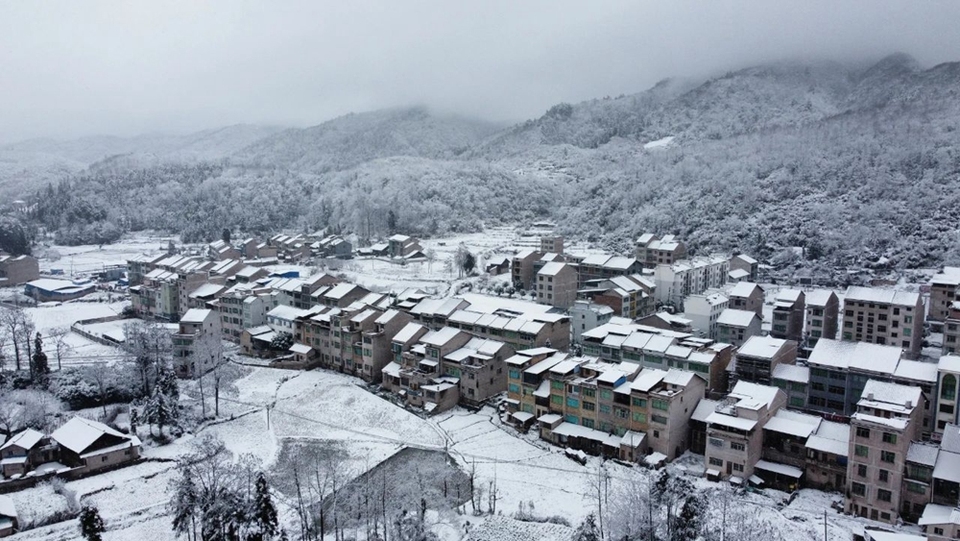 贵州镇远迎来2025年初雪