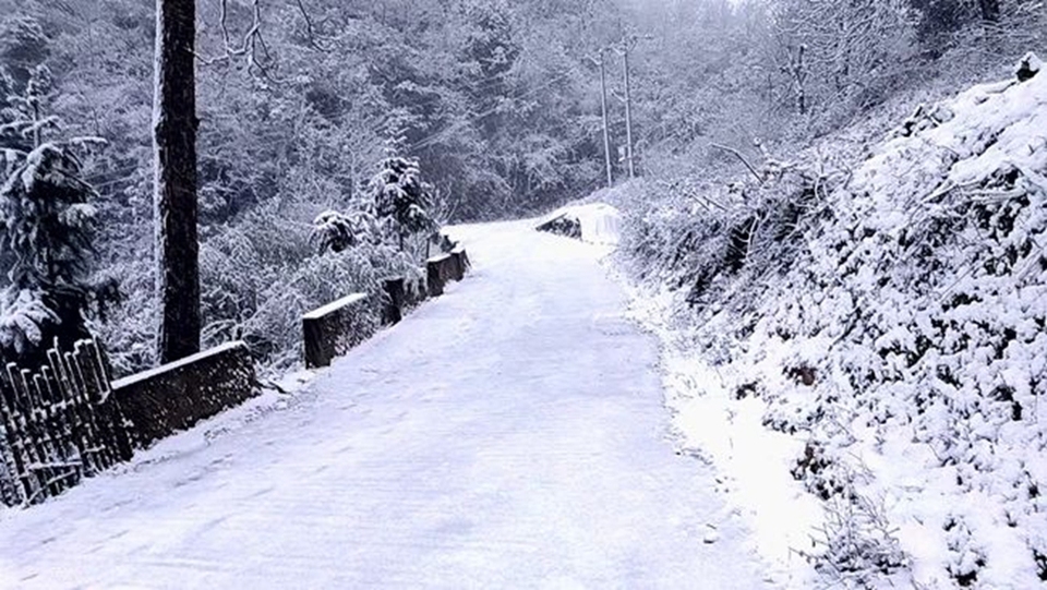 贵州镇远迎来2025年初雪