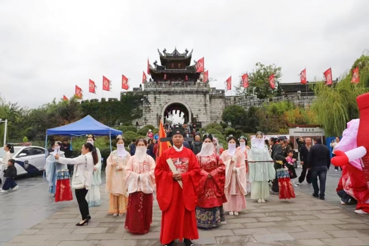 多重效应叠加 国庆假期贵州旅游迎热潮