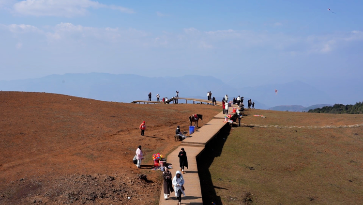 贵州：春节旅游人气旺 各地景点业态丰富