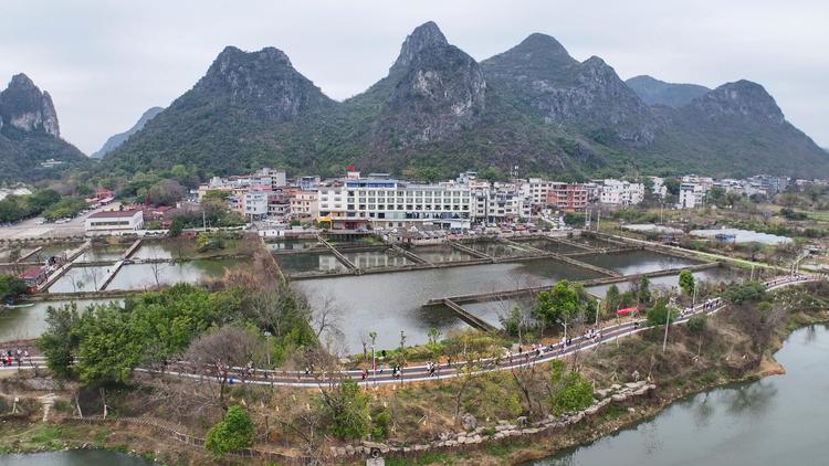 桂林秀峰区：奔跑山水间 巾帼绽芳华_fororder_3