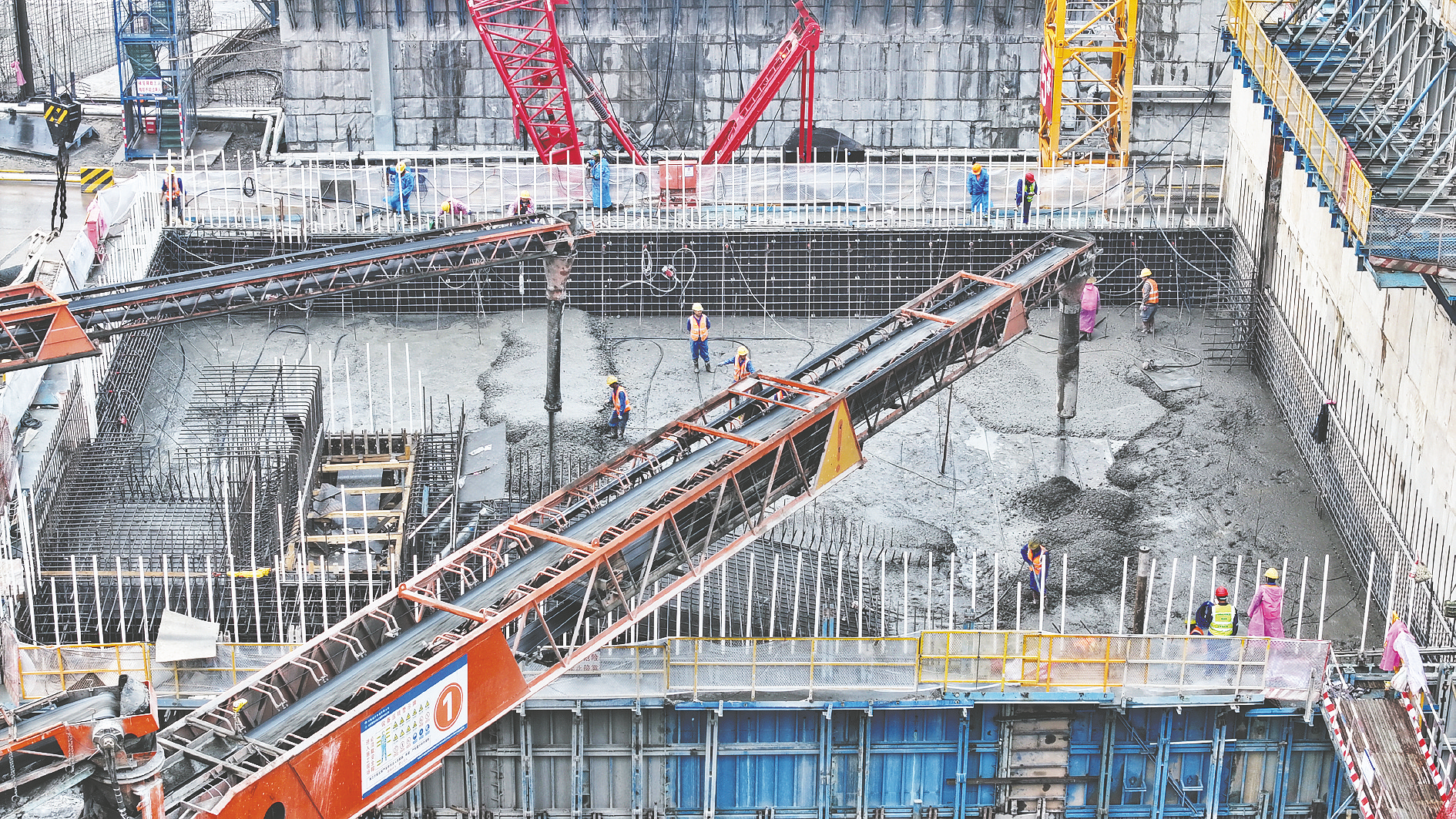 平陆运河三大枢纽船闸混凝土浇筑进入施工高峰期