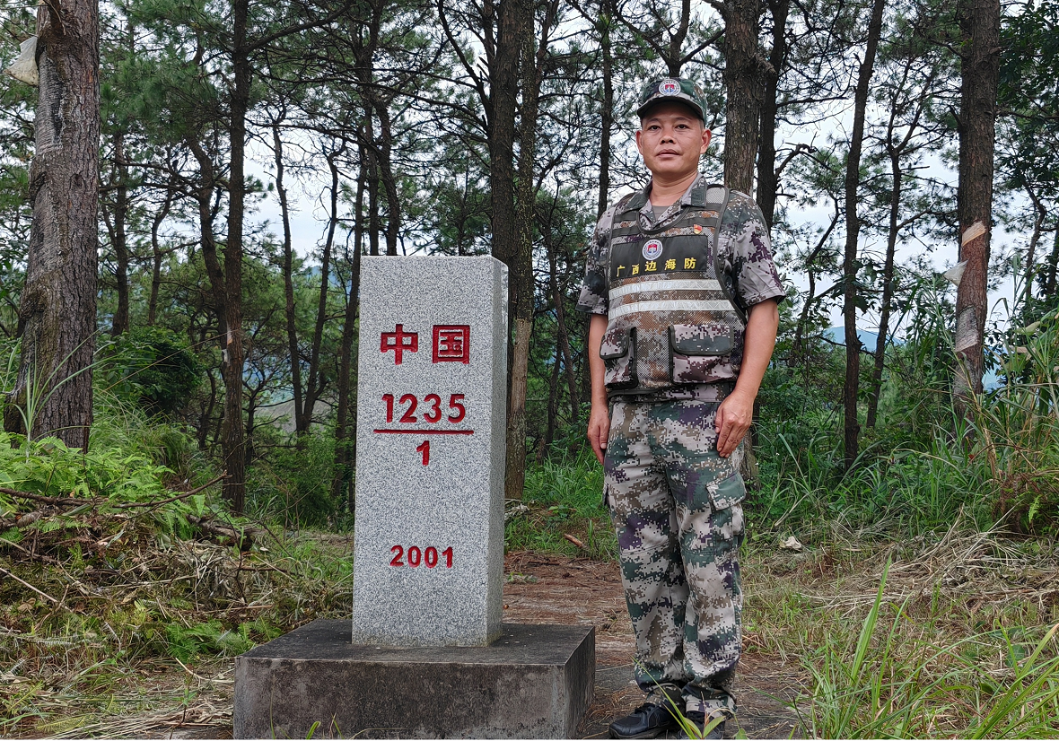 【卫国戍边有我】护边员潘武文：中越边境上的“流动界碑”