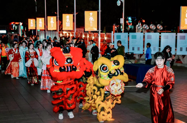 舞狮、猜灯谜……广西图书馆举办元宵游园会