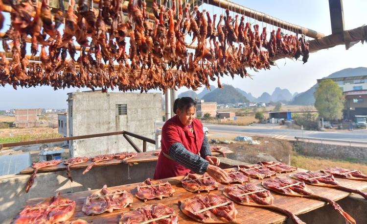 2024会仙板鸭美食圩举办 板鸭飘香引客来