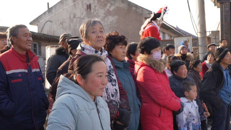 河北迁安：非遗秧歌开集 幸福年味扑面来